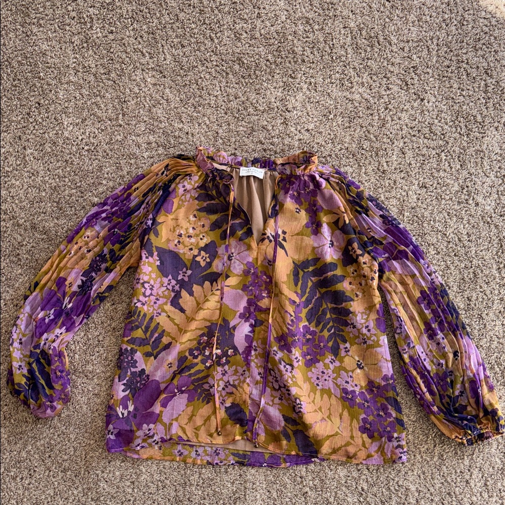 Dress Forum Los Angeles Woodland Pleaded long sleeve notch neck blouse size s